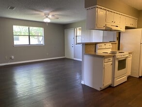 136 Meador Ln in Burleson, TX - Building Photo - Building Photo