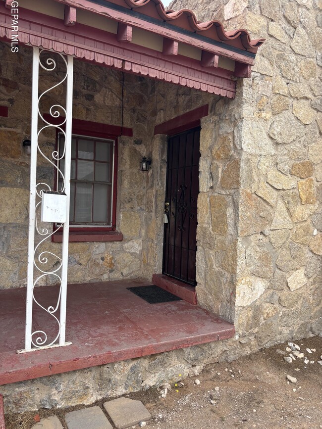 property at 3230 Savannah Ave