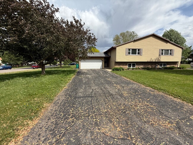 property at 5611 Glenway St