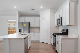 1936 Lazy Acres St in Leander, TN - Building Photo - Building Photo