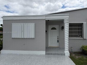 251 SW 69th Ave in Miami, FL - Building Photo - Building Photo