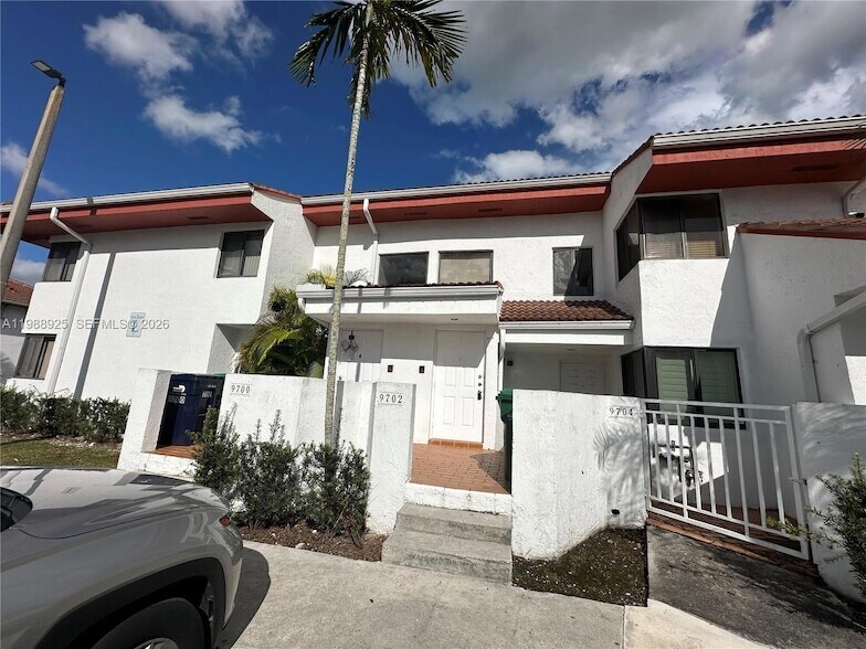 9702 SW 138th Ave, Unit 9702 in Miami, FL - Foto de edificio