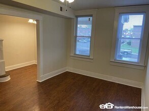 2855 W Cold Spring Ln in Baltimore, MD - Building Photo - Building Photo