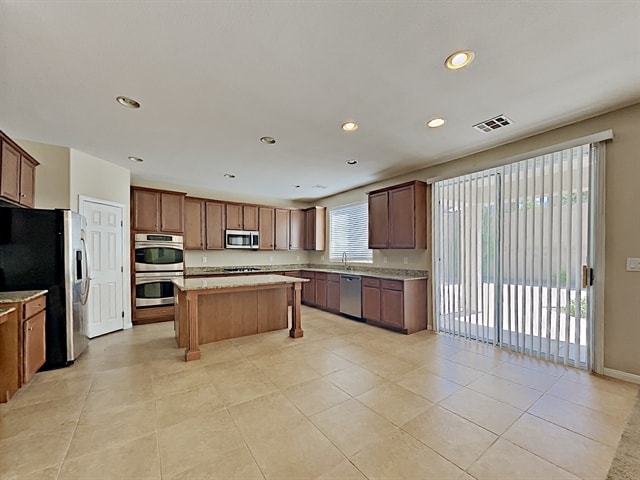 627 Blue Snow River Ct in Henderson, NV - Building Photo - Building Photo