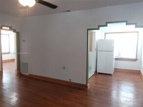 310 SW 1st Ave in Dania Beach, FL - Building Photo - Building Photo
