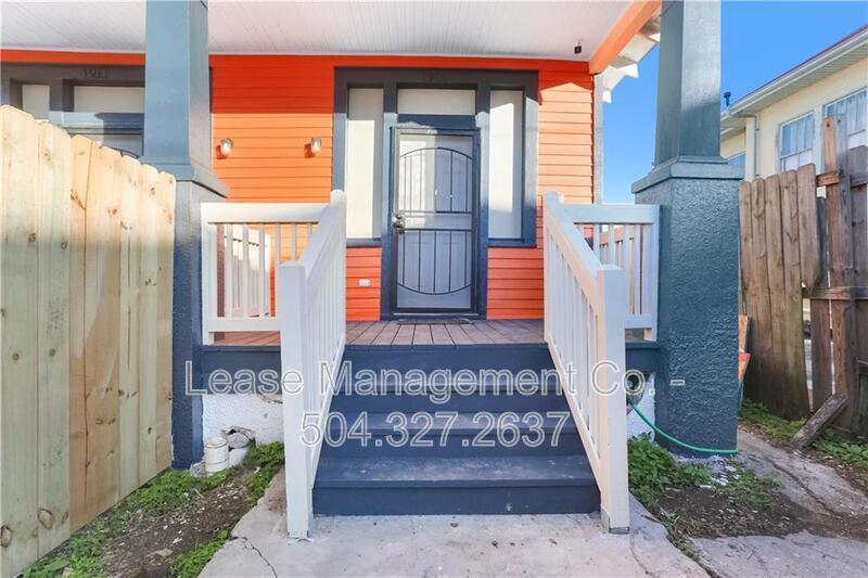 1909 Port St in New Orleans, LA - Building Photo