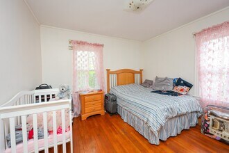 8 Verndale Rd, Unit 2 in Milton, MA - Foto de edificio - Building Photo