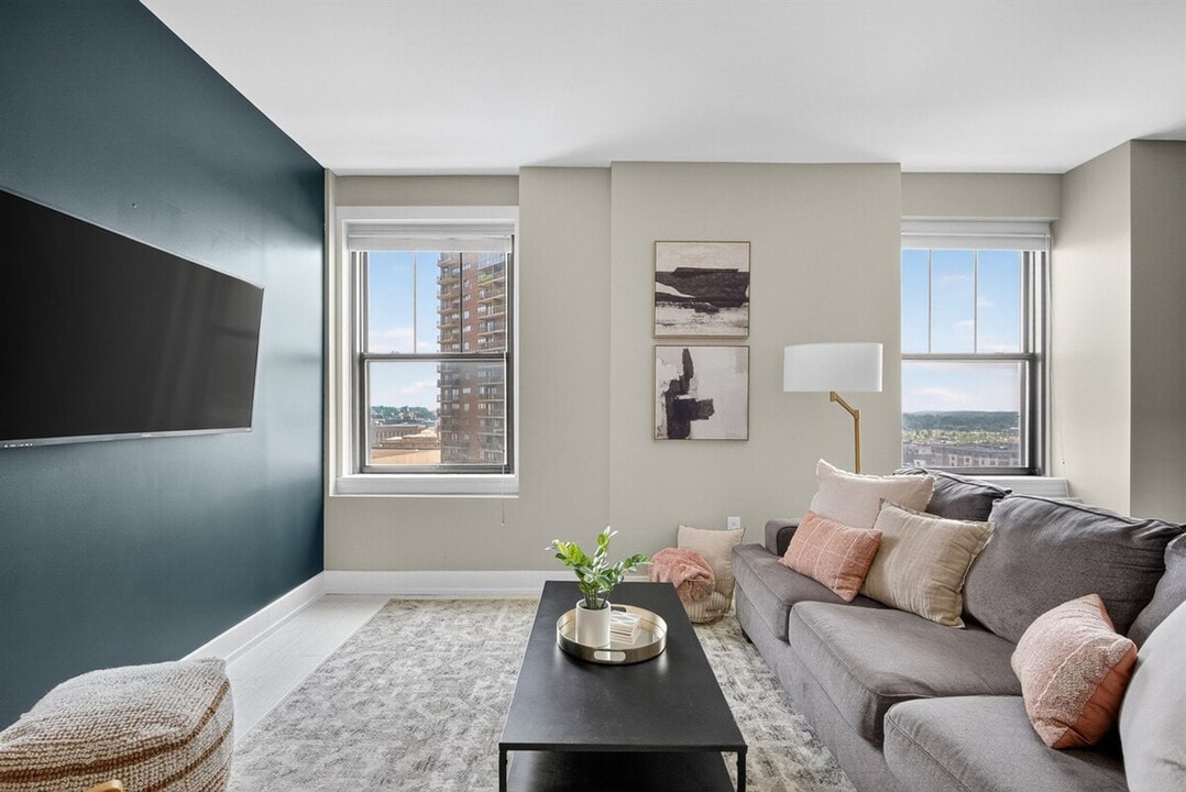 400 Walnut St in Des Moines, IA - Foto de edificio