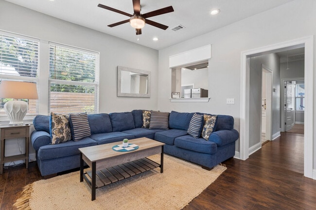 134 Lee St in Biloxi, MS - Building Photo - Building Photo