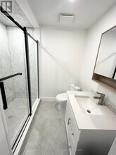 237 Lakeshore Rd E in Mississauga, ON - Building Photo - Building Photo