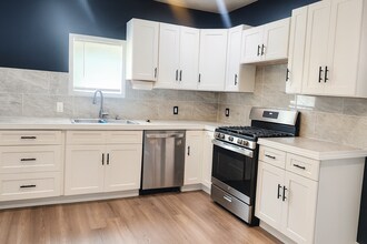 1422 E 65th St in Cleveland, OH - Building Photo - Building Photo