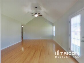 325 Brandywine Ln in Springfield, TN - Building Photo - Building Photo