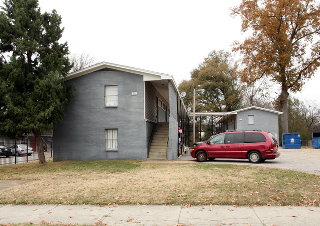 1042 Merriwether Ave in Memphis, TN - Foto de edificio - Building Photo