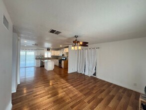 42810 Yew St in Lancaster, CA - Building Photo - Building Photo