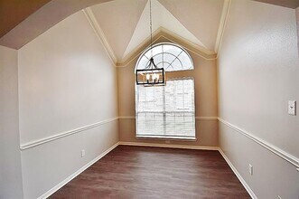 1402 Lost Creek Dr in Desoto, TX - Building Photo - Building Photo