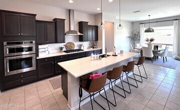 2827 E Los Gatos Dr in Phoenix, AZ - Building Photo - Building Photo