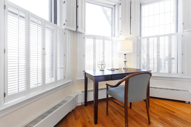 387 Commonwealth Ave, Unit 3 in Boston, MA - Building Photo - Building Photo
