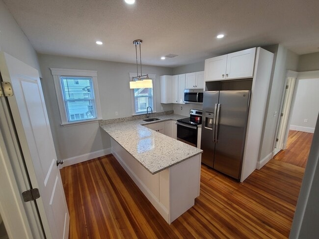 22 Dearborn St in Medford, MA - Building Photo - Building Photo