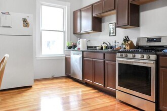 35-1/2 Essex St in Cambridge, MA - Building Photo - Building Photo