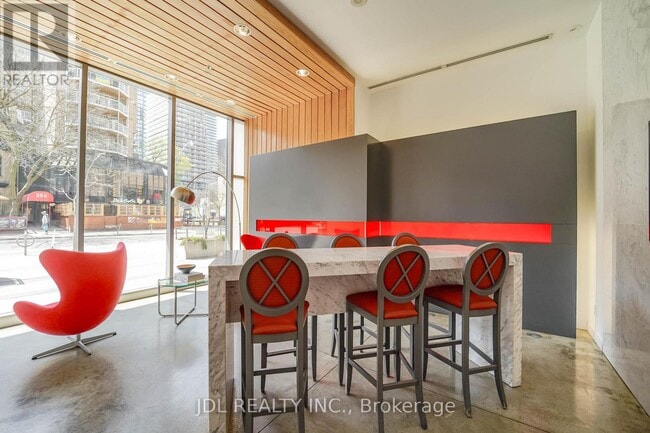 22 Wellesley St E in Toronto, ON - Building Photo - Building Photo