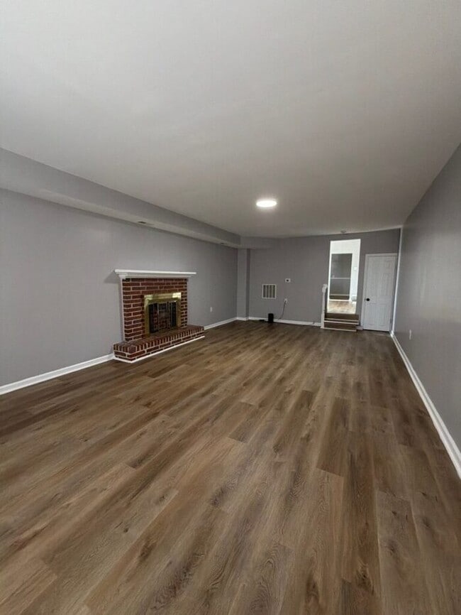 property at 1936 Grinnalds Ave