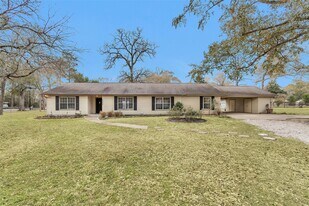 20984 White Oak Ln in Montgomery, TX - Building Photo