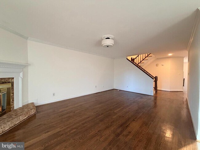 6353 Brampton Ct in Alexandria, VA - Building Photo - Building Photo