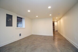 3734 SE 26th Ave, Unit B in Portland, OR - Foto de edificio - Building Photo