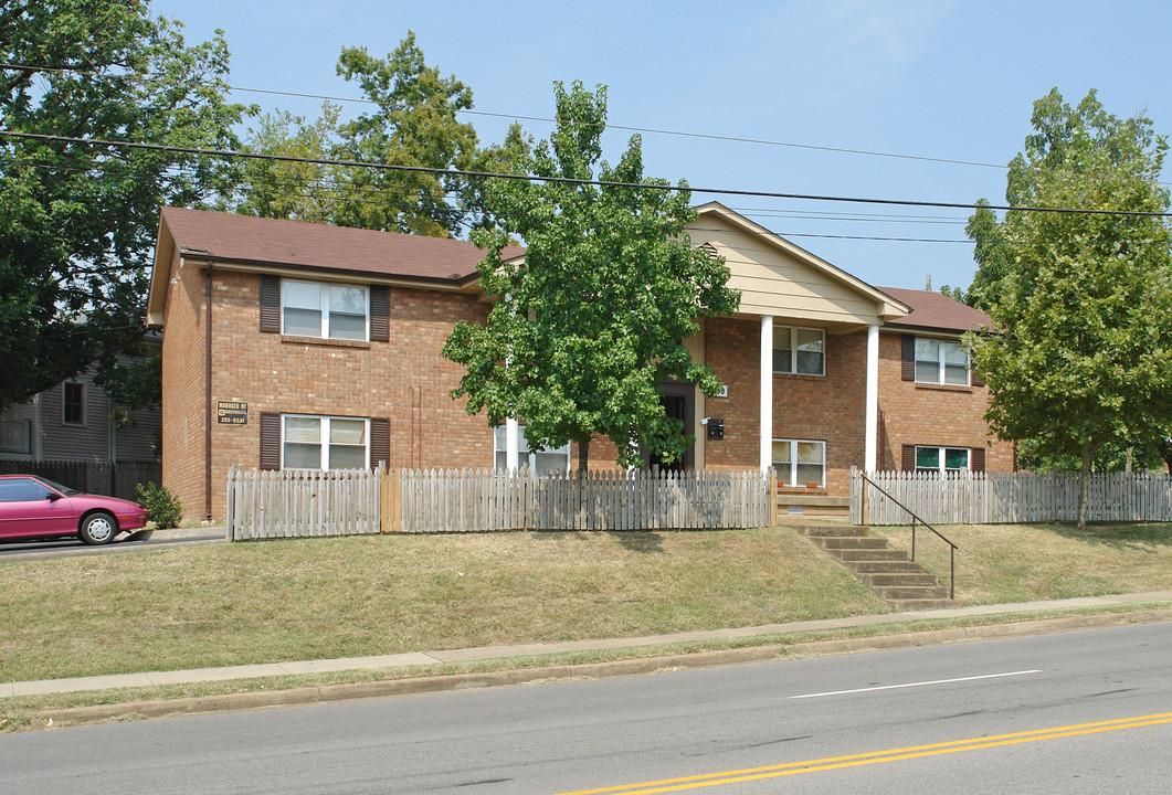 300 S 10th St in Nashville, TN - Building Photo