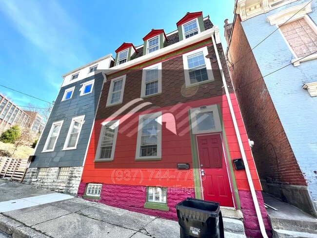 property at 2212 Calumet St