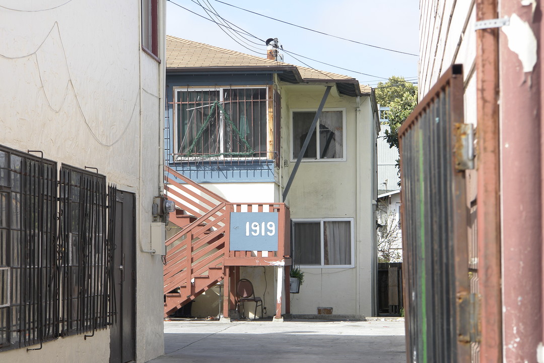 1919 Fruitvale Ave in Oakland, CA - Building Photo