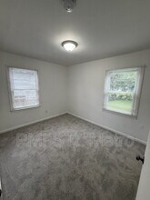 319 Reasor Dr in St. Louis, MO - Building Photo - Building Photo