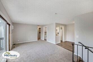 4502 Cinnamon Ridge Trl in Eagan, MN - Building Photo - Building Photo