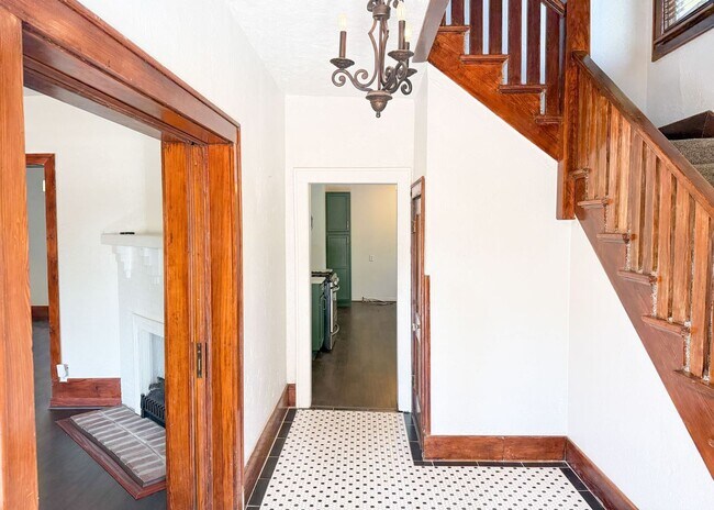 property at 1741 W Park Pl