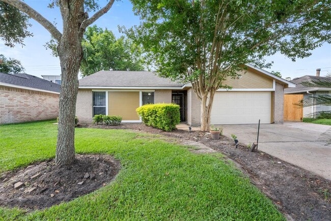 6631 Villarreal Dr