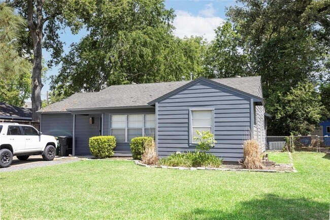 7202 Housman in Houston, TX - Building Photo - Building Photo