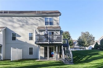 40 Streamview Dr in Cumberland, RI - Building Photo - Building Photo