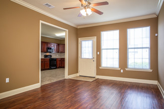 Juban Courts Condos in Denham Springs, LA - Building Photo - Interior Photo