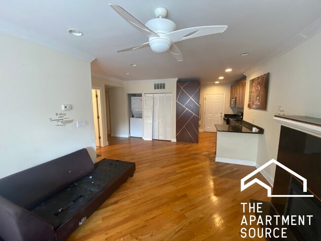 property at 6937 N Oakley Ave