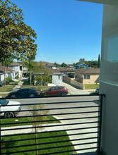 8931 McNerney Ave in South Gate, CA - Foto de edificio - Building Photo