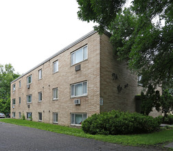 The Vogue Apartments in St. Paul, MN - Building Photo - Building Photo