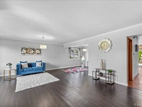 646 Otter Way in Oswego, IL - Building Photo - Building Photo