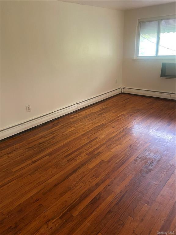 3121 New England Thruway in Bronx, NY - Building Photo - Building Photo