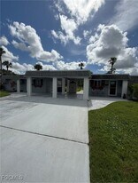 374 Garland Ct in Lehigh Acres, FL - Building Photo