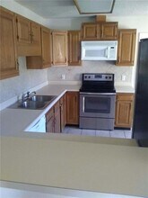 1 Oaks Pl in Lago Vista, TX - Building Photo - Building Photo