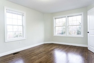 45 Carlton St-Unit -9 in Brookline, MA - Foto de edificio - Building Photo