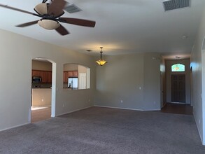 7882 E New Leaf Pl in Tucson, AZ - Building Photo - Building Photo