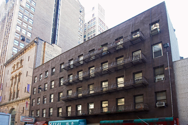 314-318 W 36th St in New York, NY - Building Photo - Building Photo