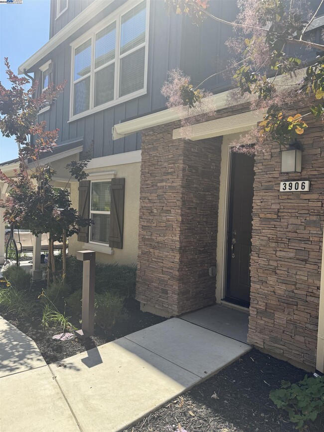 property at 3906 Guerneville Wy