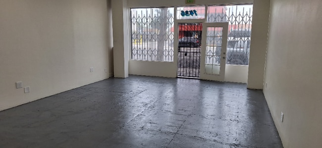 1436 W Martin Luther King Jr Blvd in Los Angeles, CA - Building Photo - Building Photo